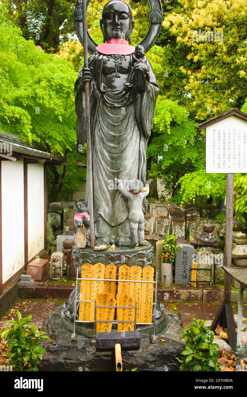 Japan, Kyoto, Taizoin Zen Temple, Jizo statue Stock Photo Alamy