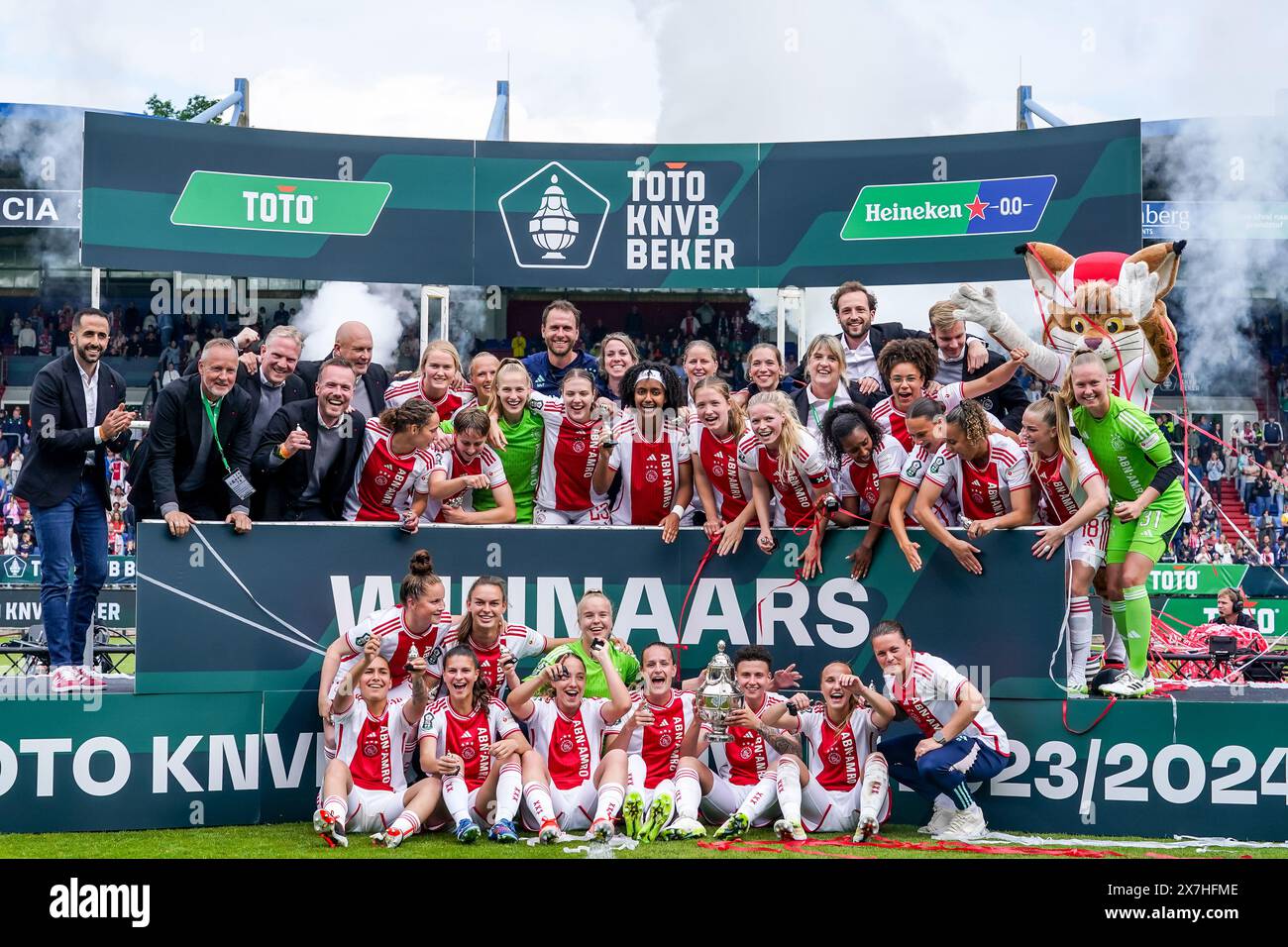 TILBURG, NETHERLANDS - MAY 20: goalkeeper Regina van Eijk of AFC Ajax, Kay-Lee de Sanders of AFC Ajax, Soraya Verhoeve of AFC Ajax, Jonna van de Velde of AFC Ajax, Romée Leuchter of AFC Ajax, Sherida Spitse of AFC Ajax, Nadine Noordam of AFC Ajax, Isabelle Hoekstra of AFC Ajax, goalkeeper Lois Nienhuis of AFC Ajax, Chasity Grant of AFC Ajax, Danique Noordman of AFC Ajax, Bente Jansen of AFC Ajax, Milicia Keijzer of AFC Ajax, Tiny Hoekstra of AFC Ajax, Lily Yohannes of AFC Ajax, Rosa van Gool of AFC Ajax, Quinty Sabajo of AFC Ajax, Lotte Keukelaar of AFC Ajax, Daliyah de Klonia of AFC Ajax, Isa Stock Photo