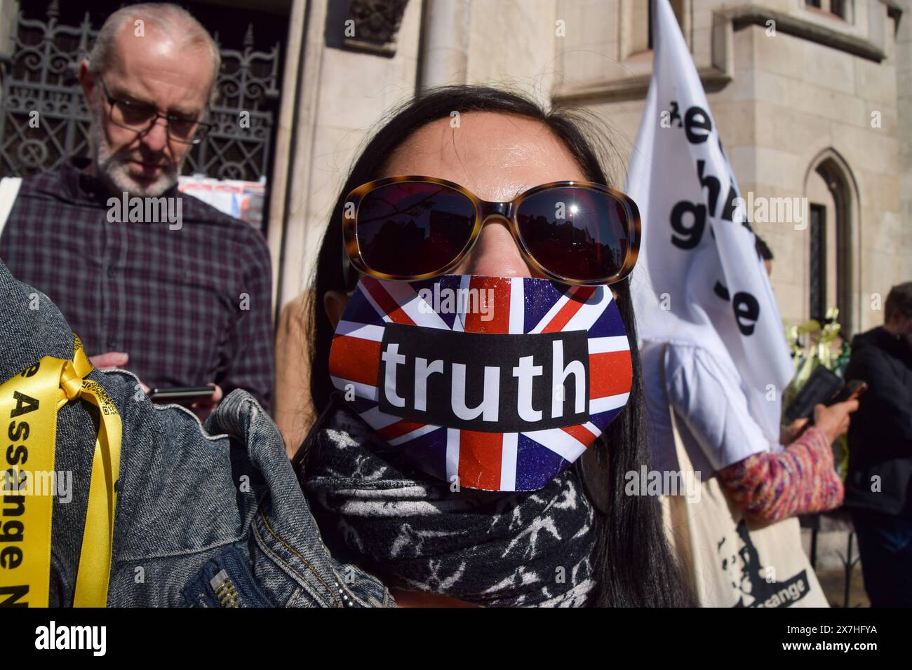 London, UK. 20th May 2024. Supporters gather outside the High Court ahead of Julian Assange's extradition decision. Credit: Vuk Valcic/Alamy Live News Stock Photo