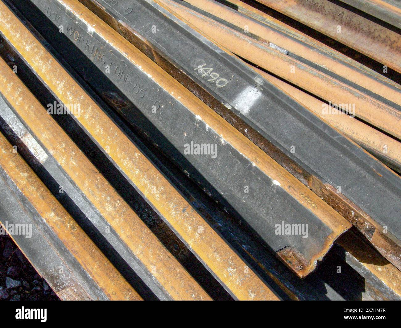 Heavy rail hi-res stock photography and images - Alamy