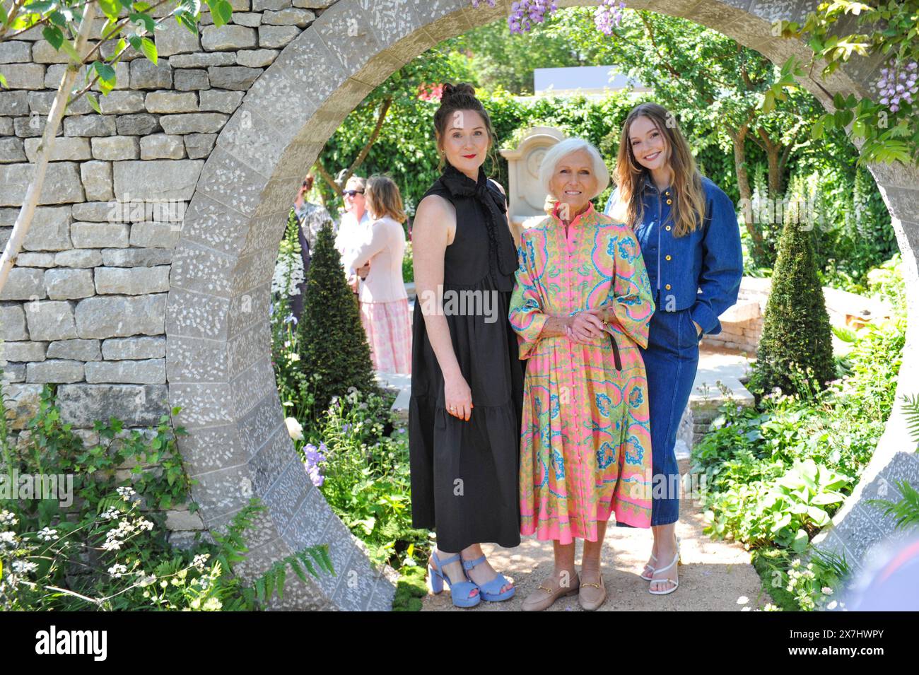 London, UK. 20th May, 2024. Ruth Gemmell (left) and Hannah Dodd (right ...