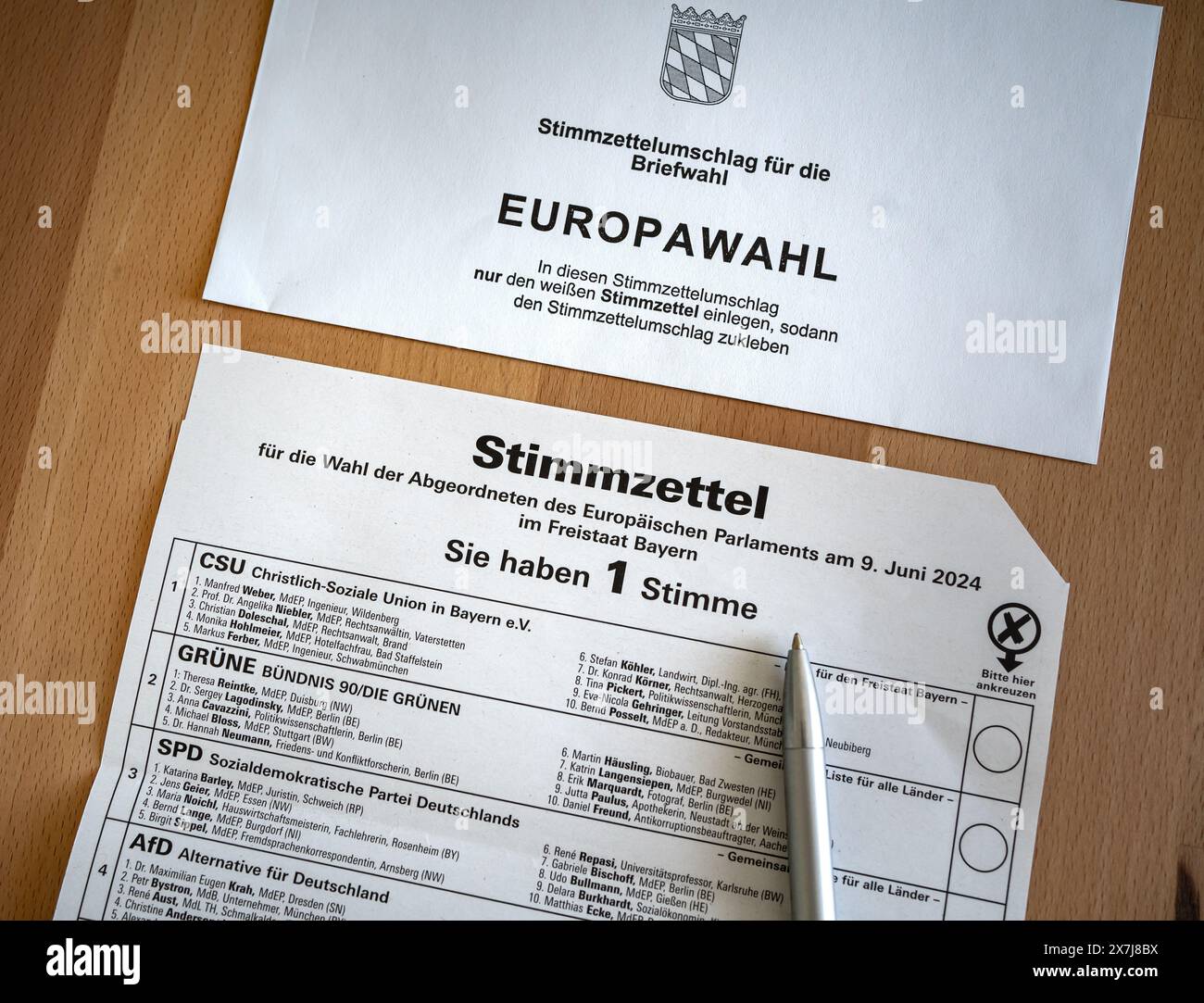 Briefwahl - Stimmzettel und Umschlag zur Europawahl Stock Photo