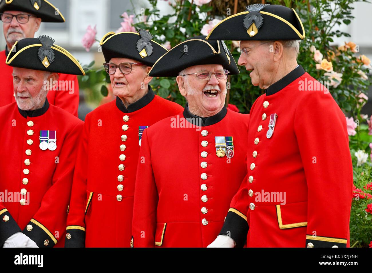 London, UK. 20th May, 2024. Alfie Boe sings with the Chelsea Pensioners ...