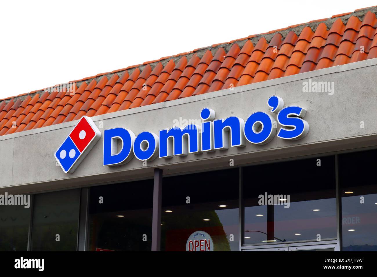 Dominos exterior hi-res stock photography and images - Page 2 - Alamy