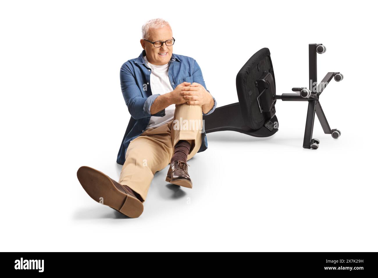 Knee pain man chair Cut Out Stock Images Pictures Alamy
