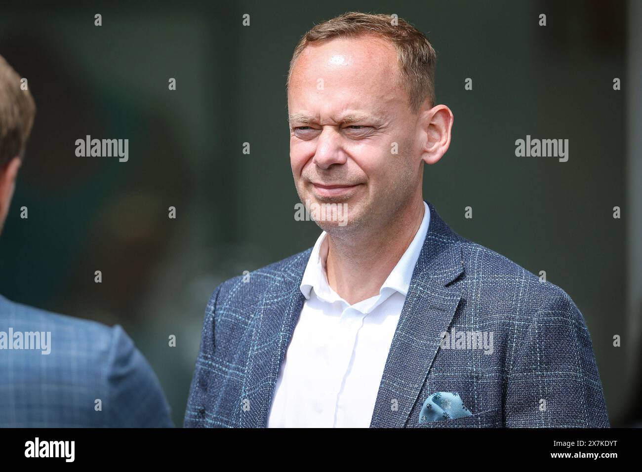 20.05.2024, Hannover, Galopprennsport, Pferderennbahn Neue Bult, Marcus Hölzler stellv. Vorstandsmitglied Hannoversche Volksbank zu Besuch beim Pferderennen Niedersachsen Deutschland *** 20 05 2024, Hanover, horse racing, Neue Bult racecourse, Marcus Hölzler Deputy Member of the Board of Managing Directors Hannoversche Volksbank visits horse racing in Lower Saxony Germany Stock Photo