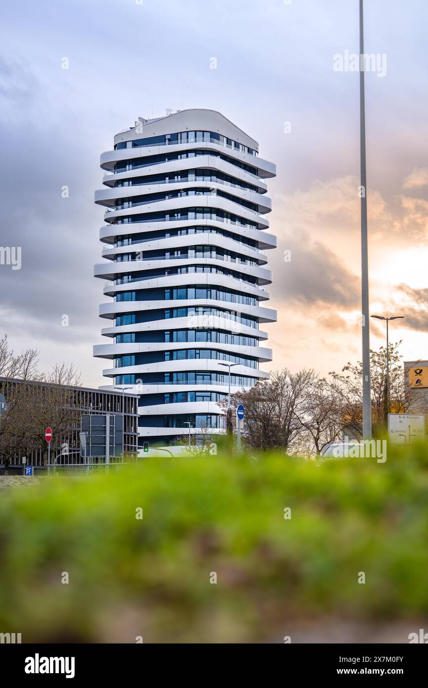 Rounded modern high rise balconies hi-res stock photography and images ...