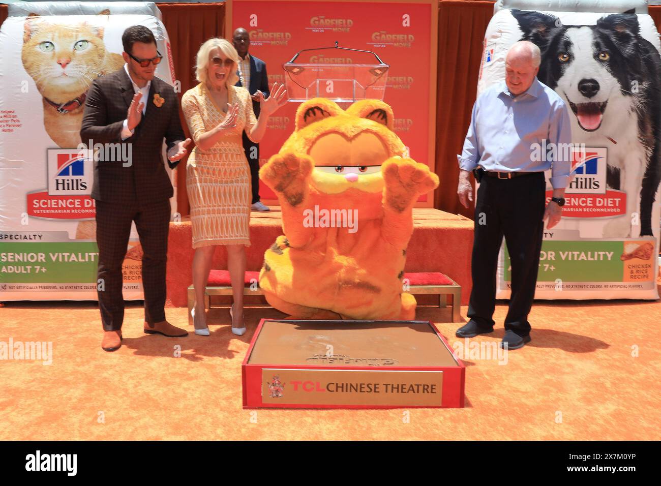 May 19, 2024, Los Angeles, California, USA: Hannah Waddingham, Chris Pratt, Jim Davis and Garfield at the World Premiere of The Garfield Movie at the TCL Chinese Theatre IMAX (Credit Image: © Nina Prommer/ZUMA Press Wire) EDITORIAL USAGE ONLY! Not for Commercial USAGE! Stock Photo