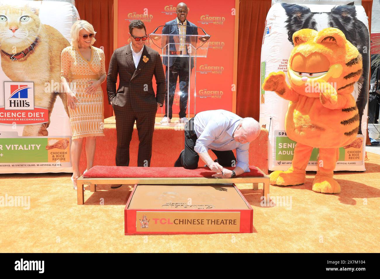 May 19, 2024, Los Angeles, California, USA: Hannah Waddingham, Chris Pratt, Jim Davis and Garfield at the World Premiere of The Garfield Movie at the TCL Chinese Theatre IMAX (Credit Image: © Nina Prommer/ZUMA Press Wire) EDITORIAL USAGE ONLY! Not for Commercial USAGE! Stock Photo