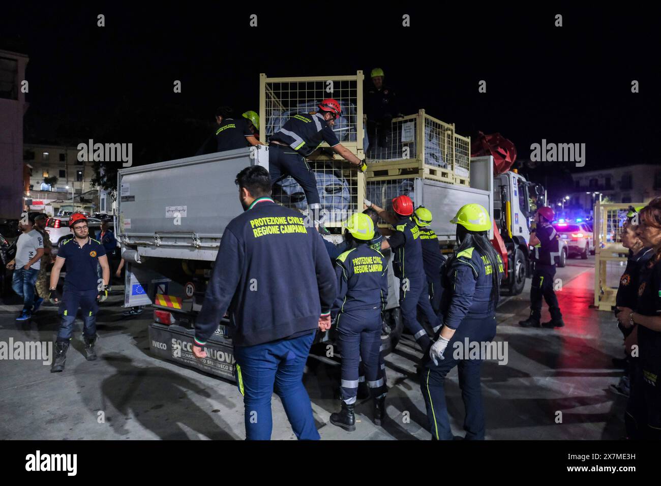 News - Italy: Campi Flegrei, bradisismo Campania s civil protection set up a tensile structure at the port of pozzuoli for people who are not confident about returning to their homes after the earthquake tremors, near Naples, southern Italy, 20 May 2024. The tremor that occurred at 8.10pm with epicentre in the Campi Flegrei was of magnitude 4.4. This was reported by the National Institute of Geophysics and Volcanology, according to which the depth of the quake was three kilometres. Napoli Pozzuoli Italy Copyright: xAntonioxBalascox/xLiveMediax LPN 1364595 Stock Photo