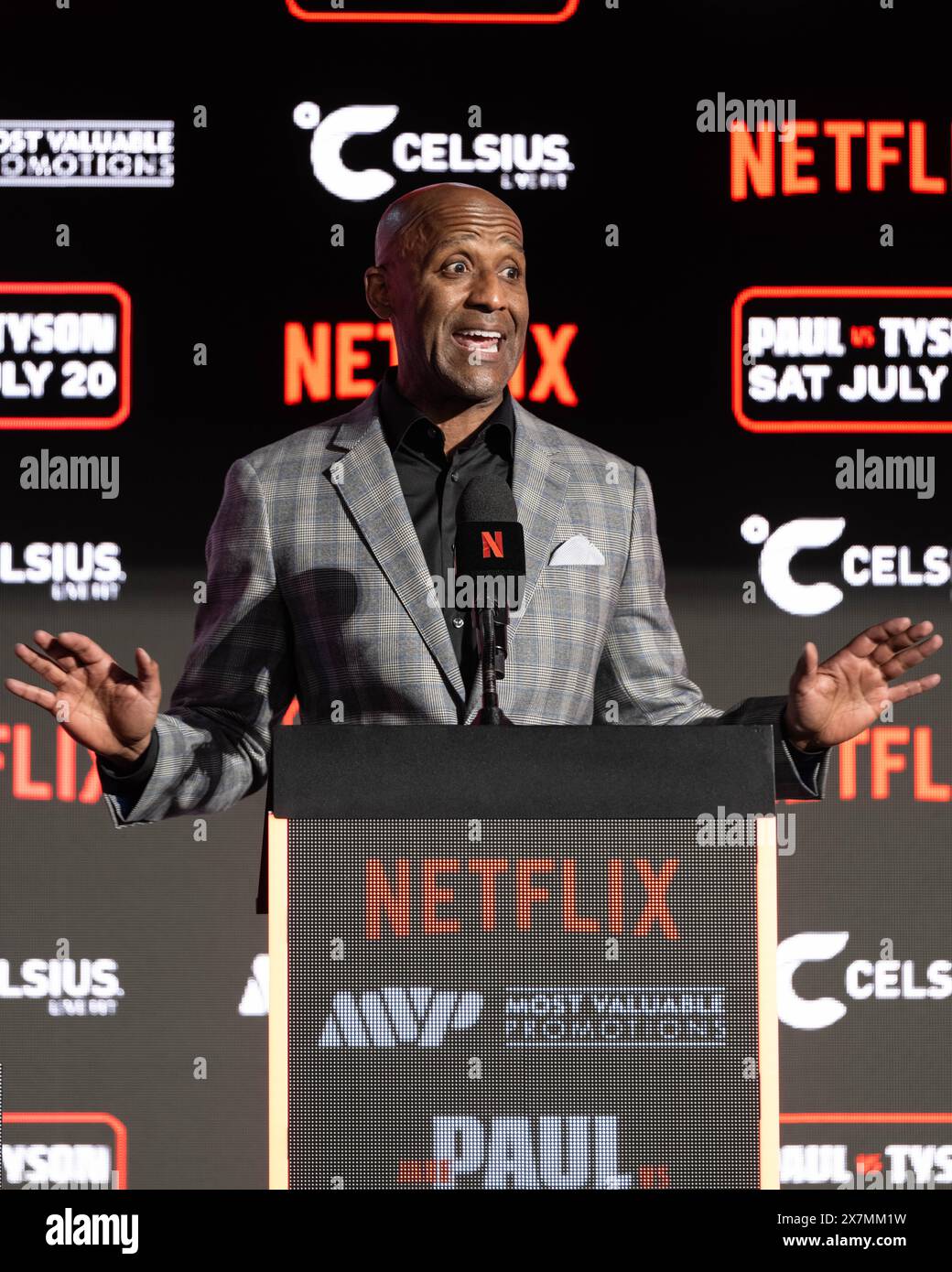 Is mike tyson and jake paul boxing