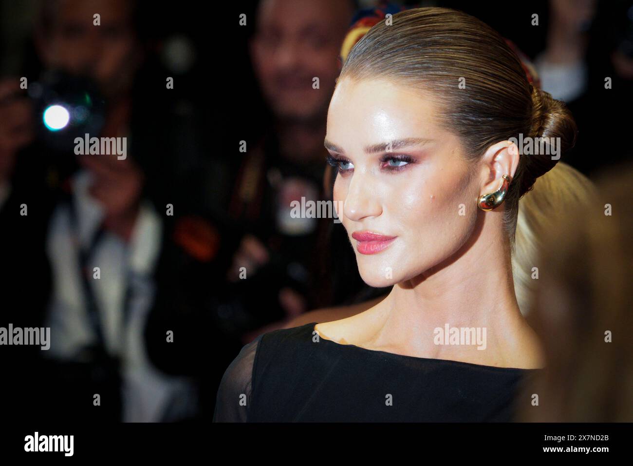 Cannes, France. 20th May, 2024. Rosie Huntington-Whiteley attends the ''The Shrouds'' (Les Linceuls) Red Carpet at the 77th annual Cannes Film Festival at Palais des Festivals on May 20, 2024 in Cannes, France. (Photo by Daniele Cifala/NurPhoto) Credit: NurPhoto SRL/Alamy Live News Stock Photo