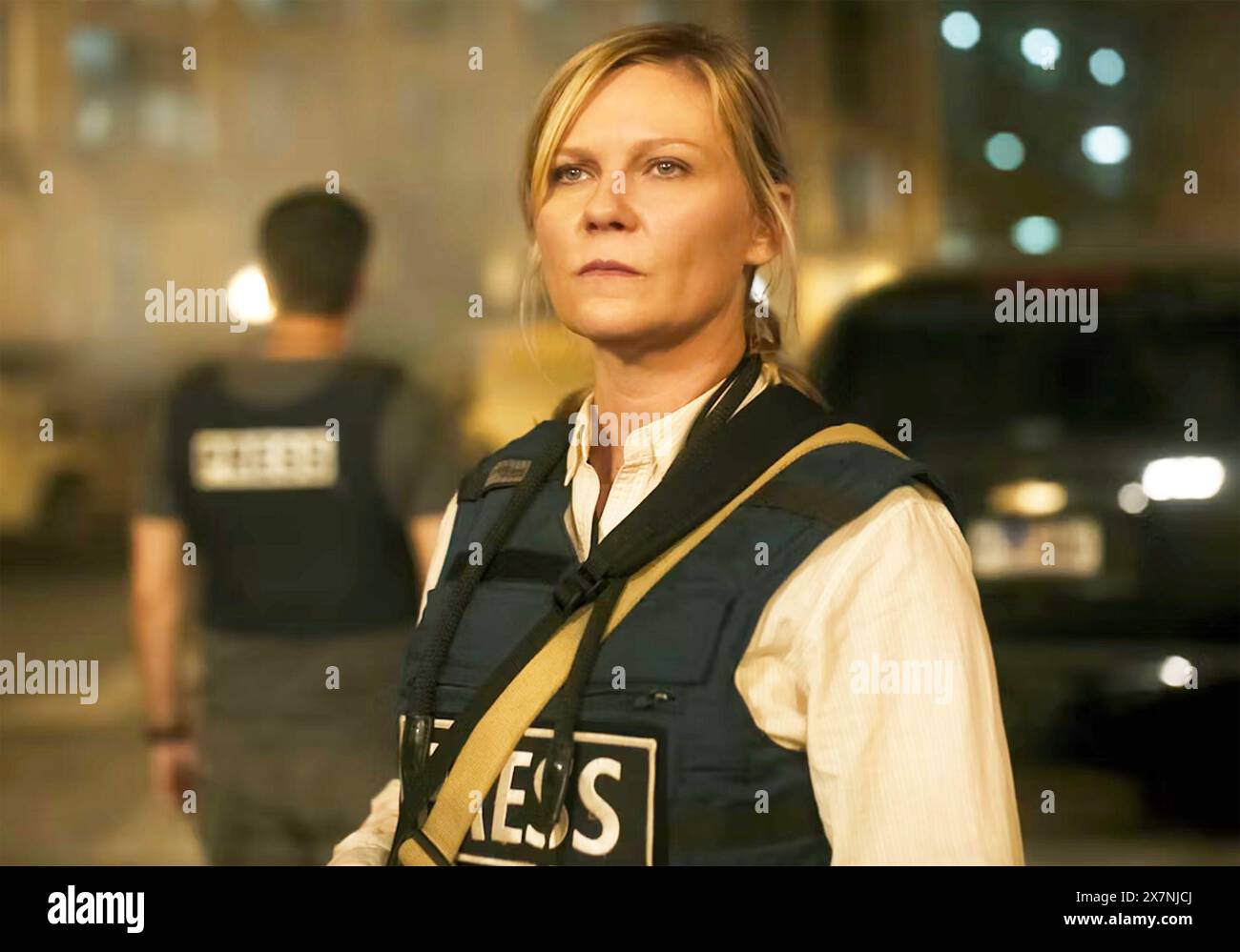 CIVIL WAR 2024 Entertainment Film Distributors  production with Kirsten Dunst as Lee Smith  a war photojournalist Stock Photo