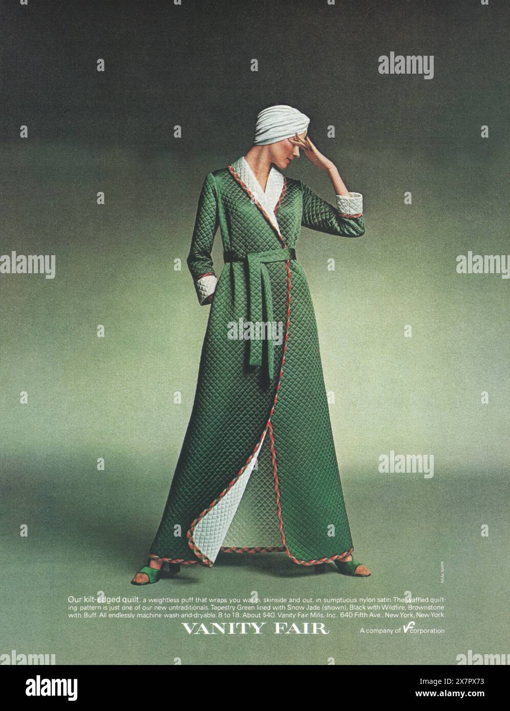 1973 Vanity Fair Kilt Edged Quilt Ad Stock Photo