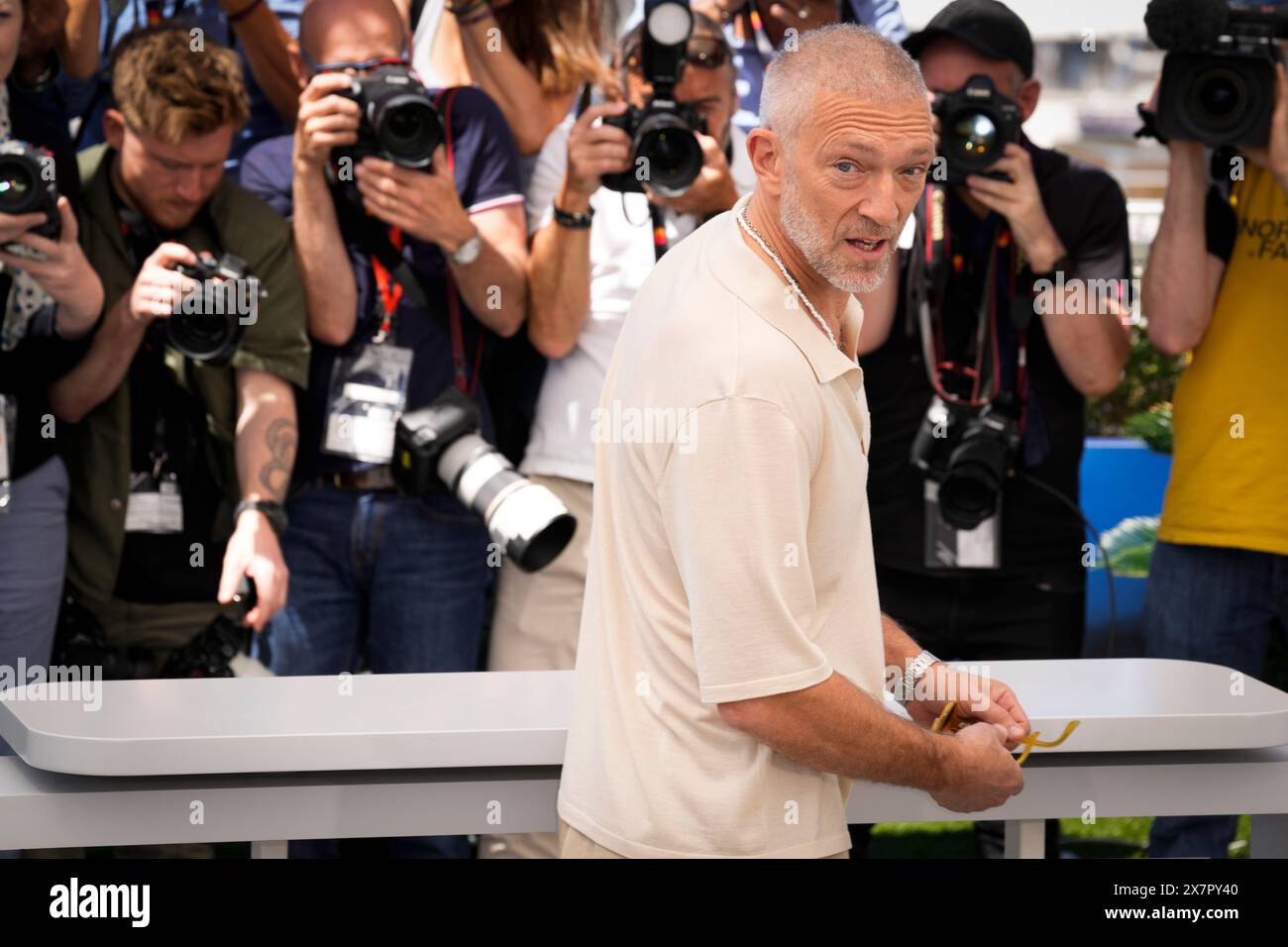 Cannes, France. 21st May, 2024. Vincent Cassel attends the ''The Shrouds'' (Les Linceuls) Photocall at the 77th annual Cannes Film Festival at Palais des Festivals on May 21, 2024 in Cannes, France. (Photo by Daniele Cifala/NurPhoto) Credit: NurPhoto SRL/Alamy Live News Stock Photo