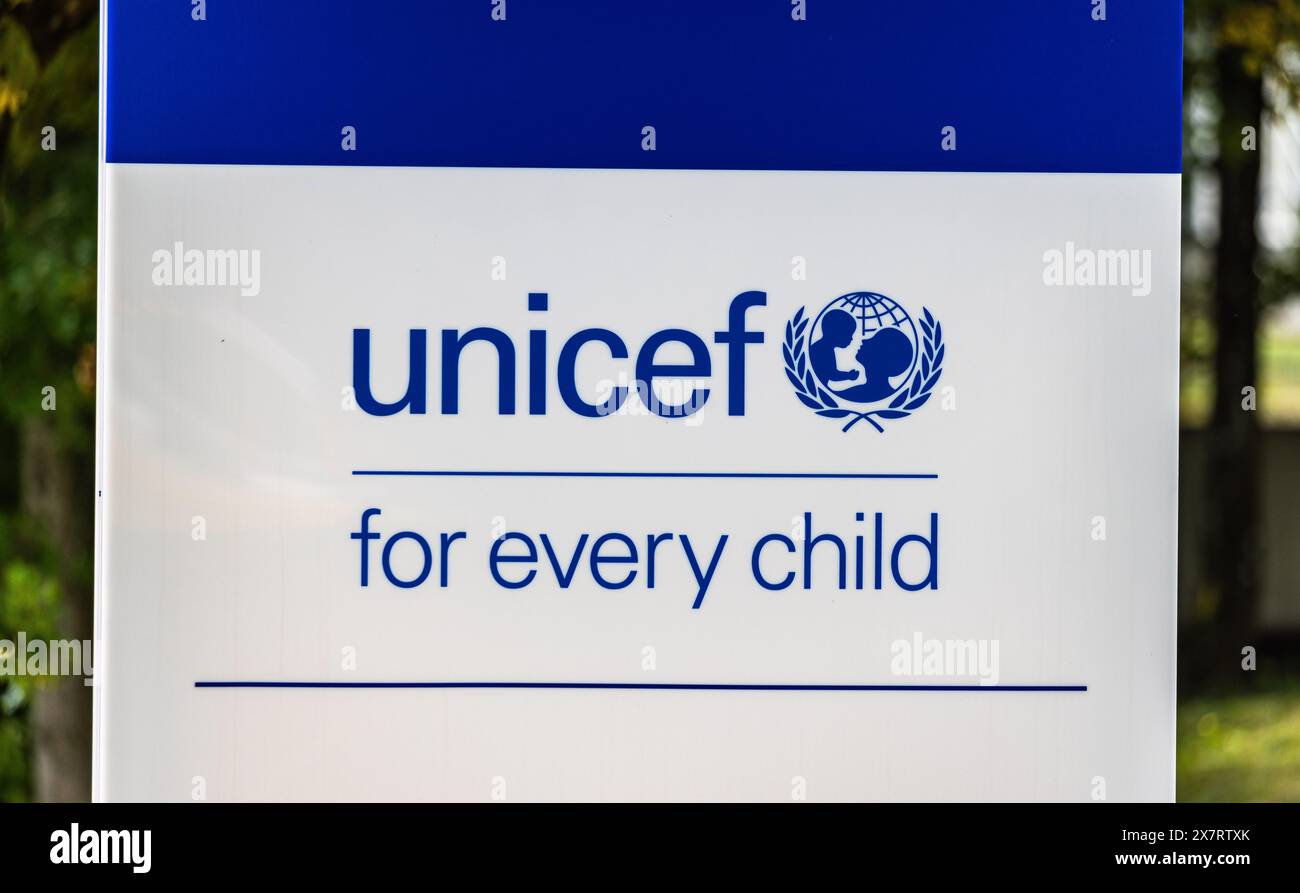 Signet des Kinderhilfswerk UNICEF der Vereinten Nationen. (Genf, Schweiz, 03.08.2023) Stock Photo