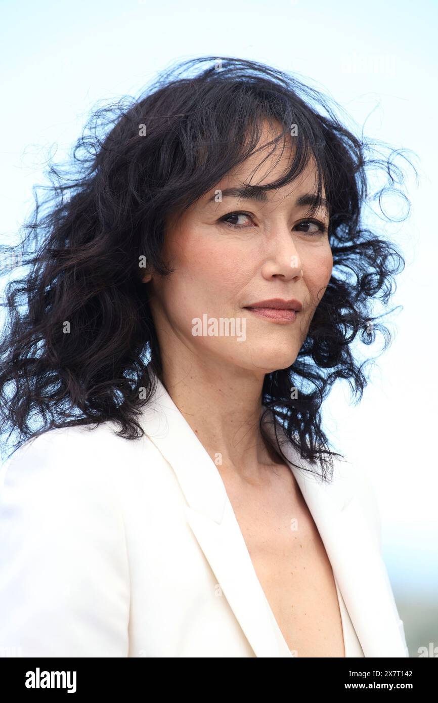 Holt sandrine hi-res stock photography and images - Page 3 - Alamy, image size:866x1390