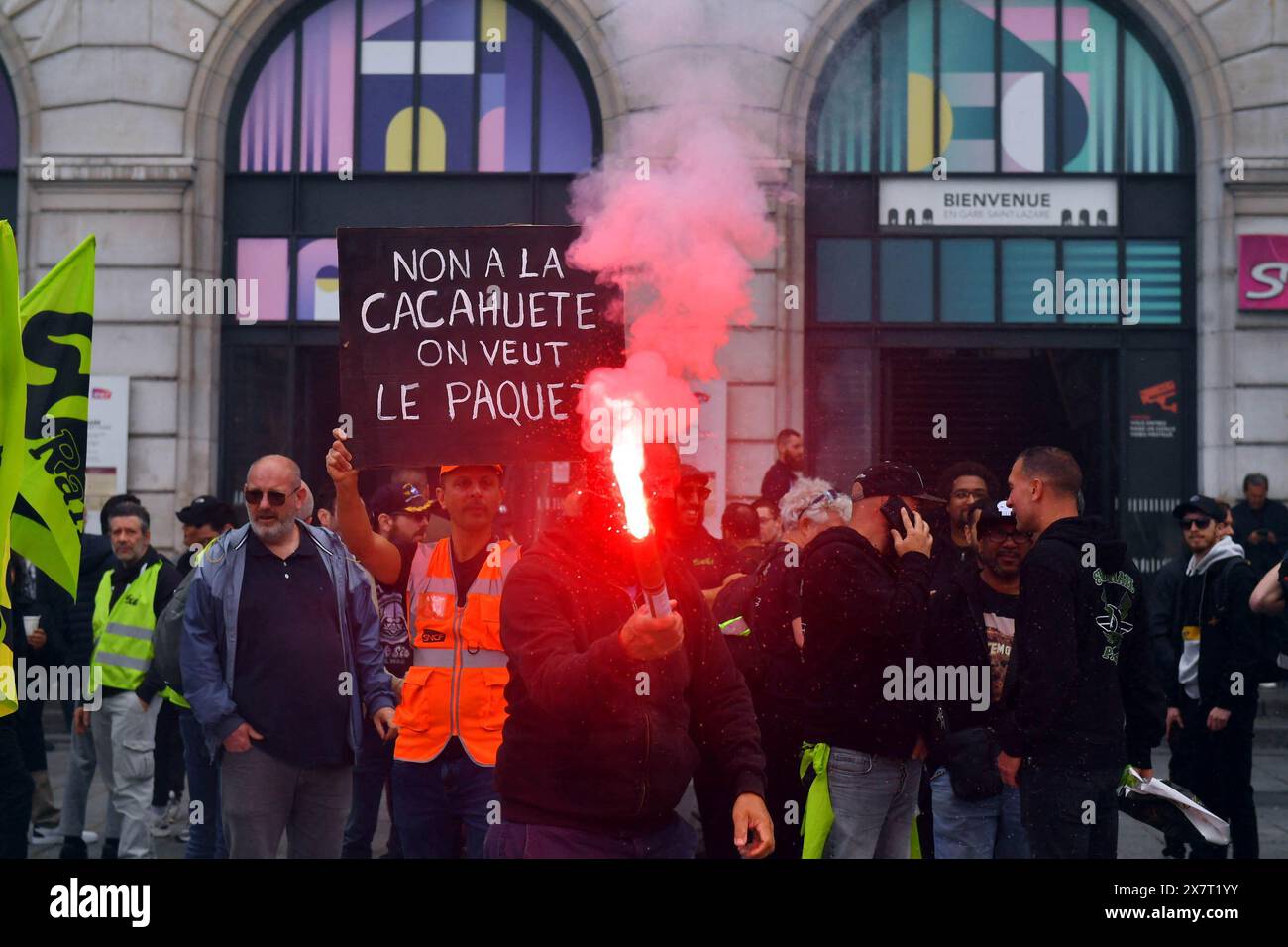Paris, France. 21st May, 2024. Action by railway workers' unions for bonuses at the 2024 Olympic