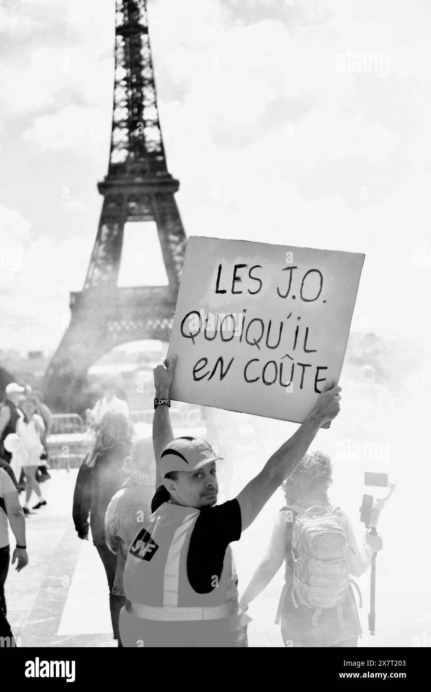 Paris, France. 21st May, 2024. Action by railway workers' unions for bonuses at the 2024 Olympic