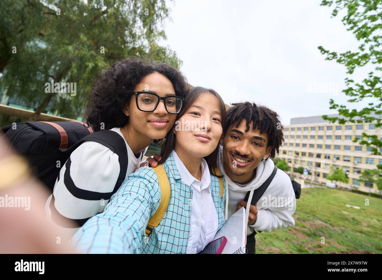 Front Student Students in front building hi-res stock photography and images - Alamy