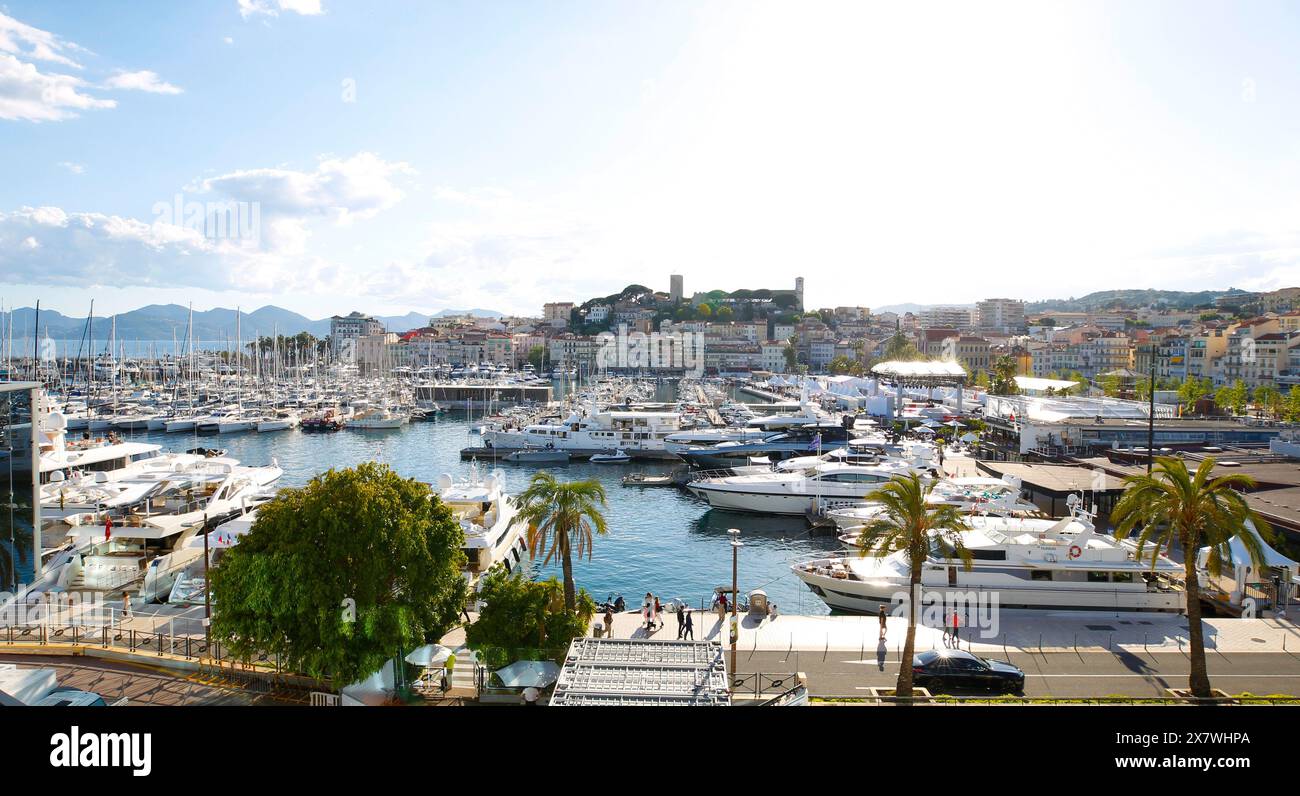 Cannes, Frankreich. 20th May, 2024. Cannes, France - May 21, 2024: 77th Cannes Film Festival with general Atmosphere, Palais des Festivals, Mandoga Media Germany, Mer, Sea, Meer, Yacht, Yachts, Yachten, Credit: dpa/Alamy Live News Stock Photo