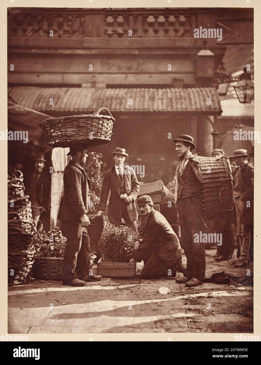 Covent Garden Labourers. Vintage London Street Photography, late 19th ...