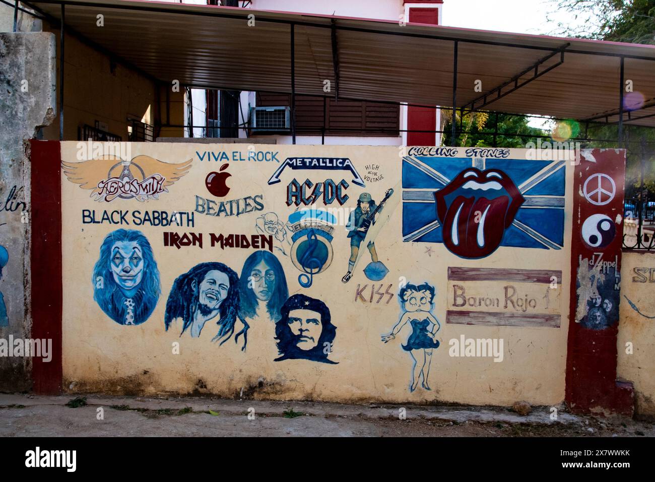 Mural paintings on buildings in Havana, Cuba. Stock Photo
