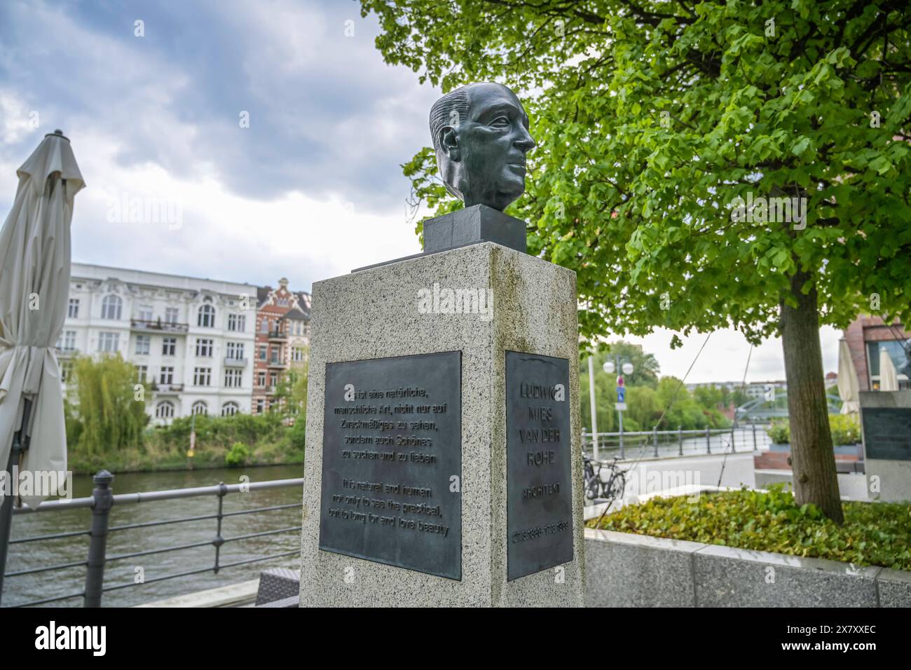 Büste Ludwig Mies von der Rohe, Straße der Erinnerung, Spreebogen