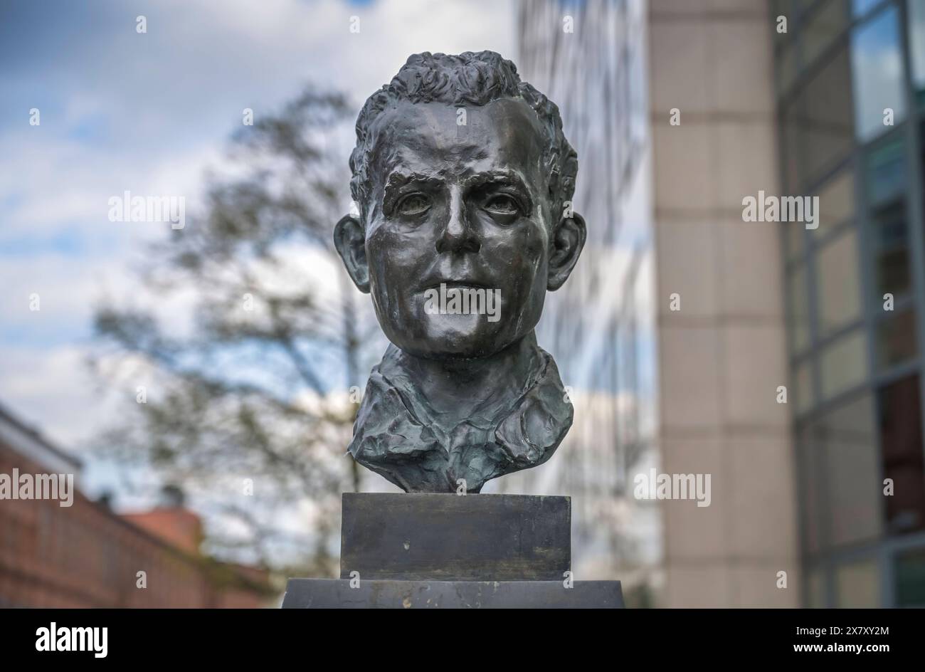 Büste Georg Elser, Straße der Erinnerung, Spreebogen, Moabit, Mitte