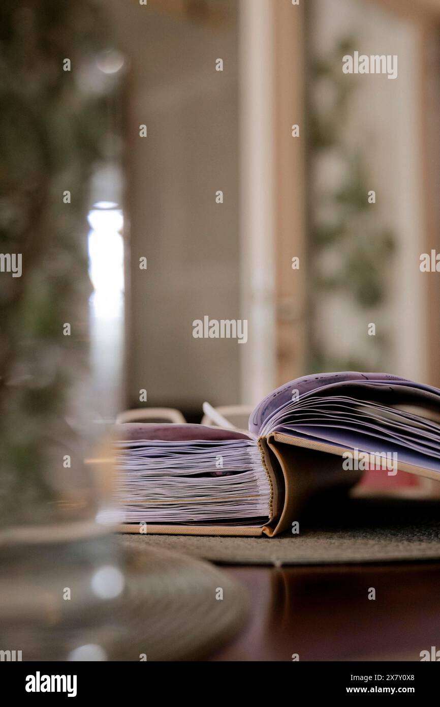 Open photo album book hi-res stock photography and images - Alamy