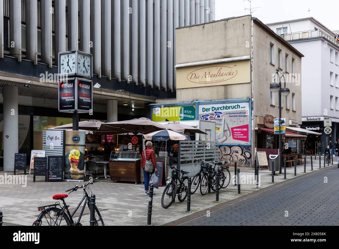 house on the street Am alten Posthof, rear facade of the department store Galeria formerly Karstadt on Breite Strasse, Cologne, Germany. Haus an der S Stock Photo