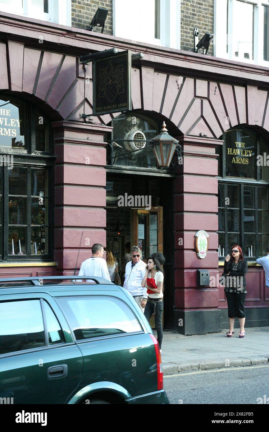 Amy Winehouse at the Hawley Arms pub in Camden 2007 Stock Photo