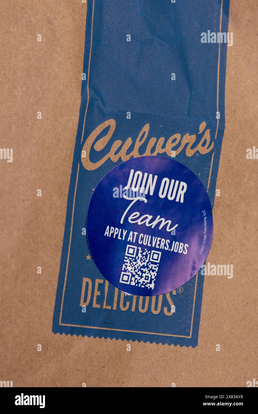 Little Canada, Minnesota. Hiring invitation on Culver's fast-food take-out bag. Stock Photo
