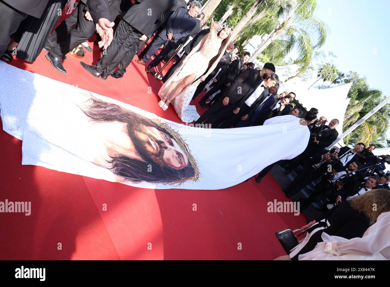 Cannes, France. 23rd May, 2024. Guest attends the "Le Comte De Monte-Cristo" Red Carpet at the 77th annual Cannes Film Festival at Palais des Festivals on May 22, 2024 in Cannes, France. Photo: DGP/imageSPACE Credit: Imagespace/Alamy Live News Stock Photo