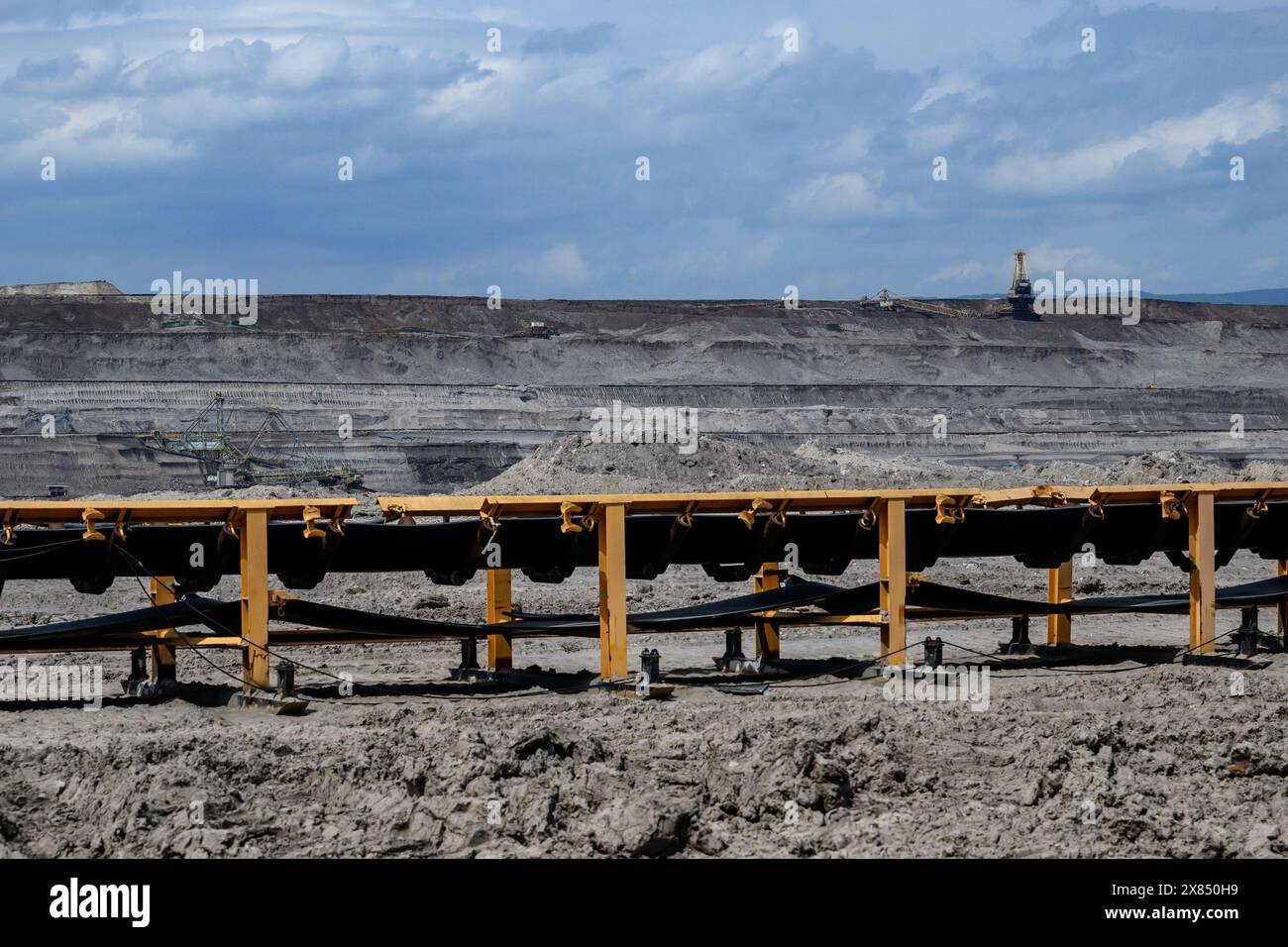 Structure Spoiling Spoil conveyor hi-res stock photography and images - Alamy