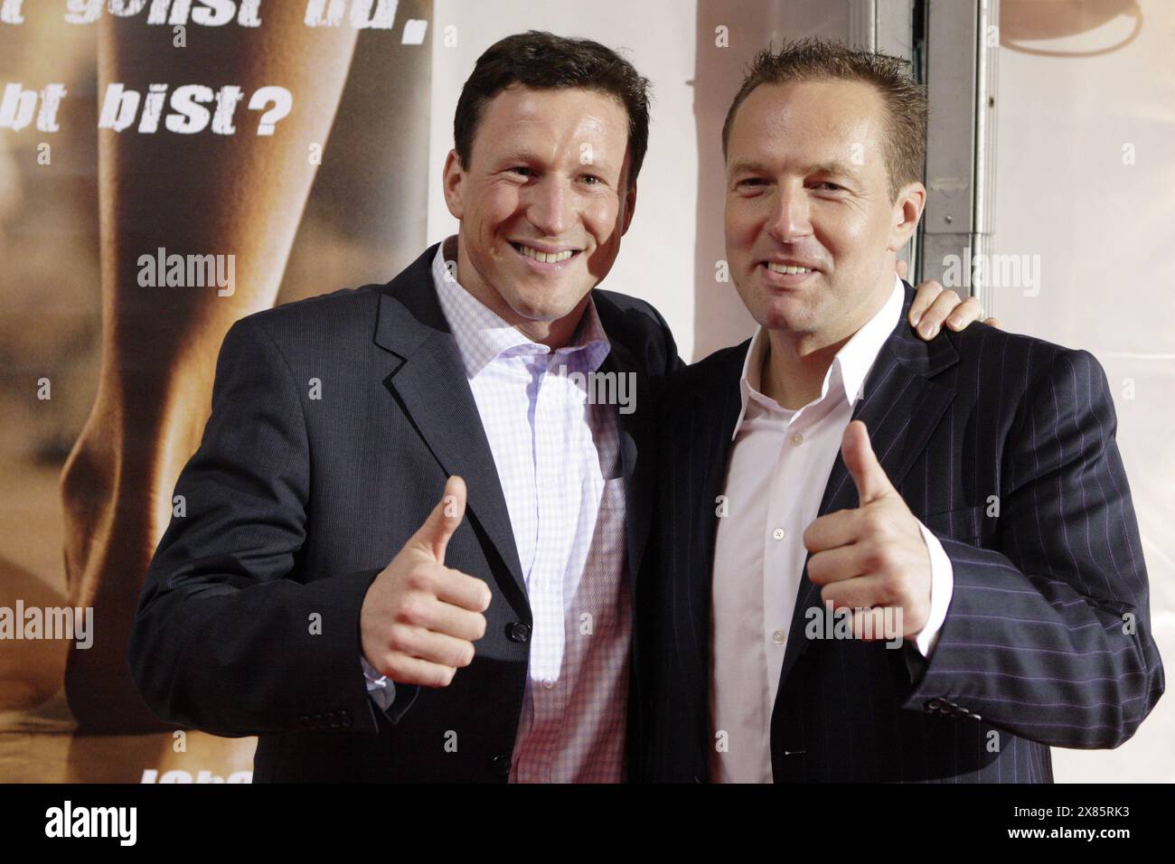 Moderator Rene Hiepen (rechts) und Schwimmer Christian Keller bei der