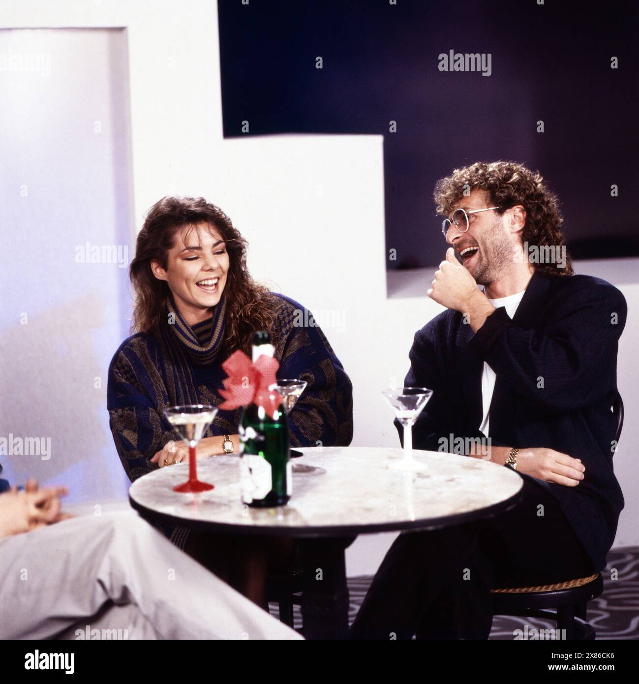 Sängerin Sandra mit Ehemann, Komponist und Produzent Michael Cretu, Deutschland 1988. Stock Photo