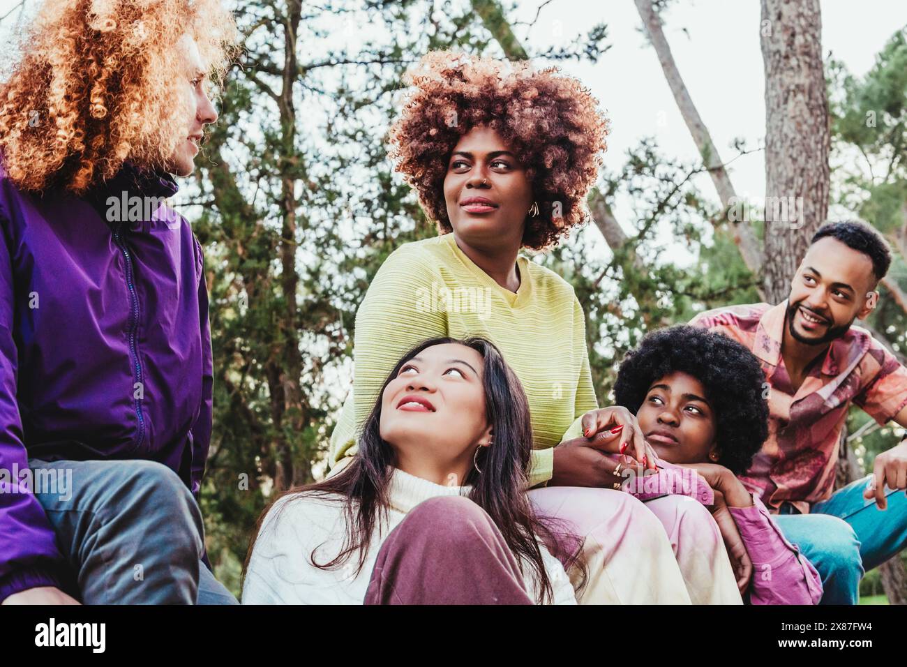 Friendship talking spring hi-res stock photography and images - Alamy