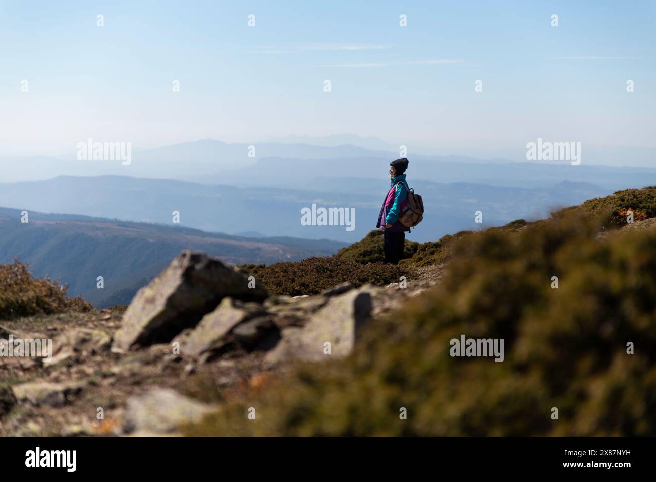 Young explorer hi-res stock photography and images - Alamy