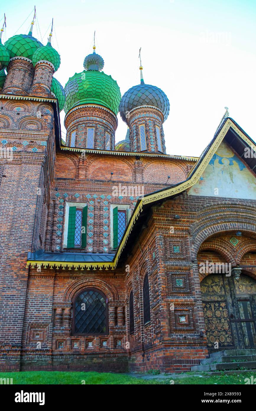 Church of John the Baptist built in 1671-1687, Yaroslavl, Golden Ring ...