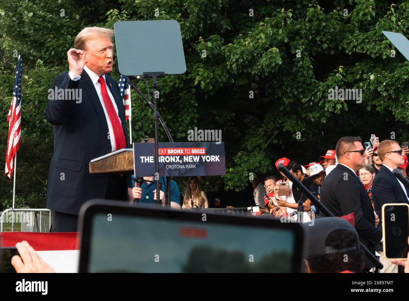 Trump Rally Bronz Bronx, USA. 23rd May, 2024. Former U.S. President Donald Trump holds a ...