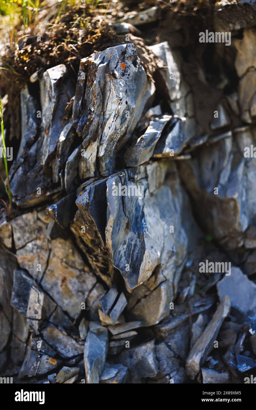Grey wall cracks holes hi-res stock photography and images - Alamy