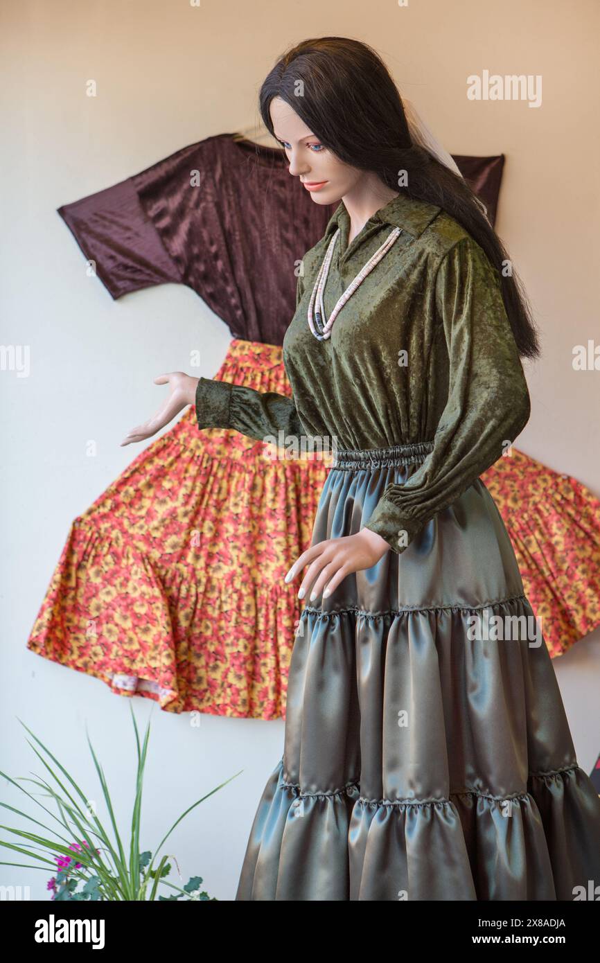 Native american dress hi-res stock photography and images - Alamy