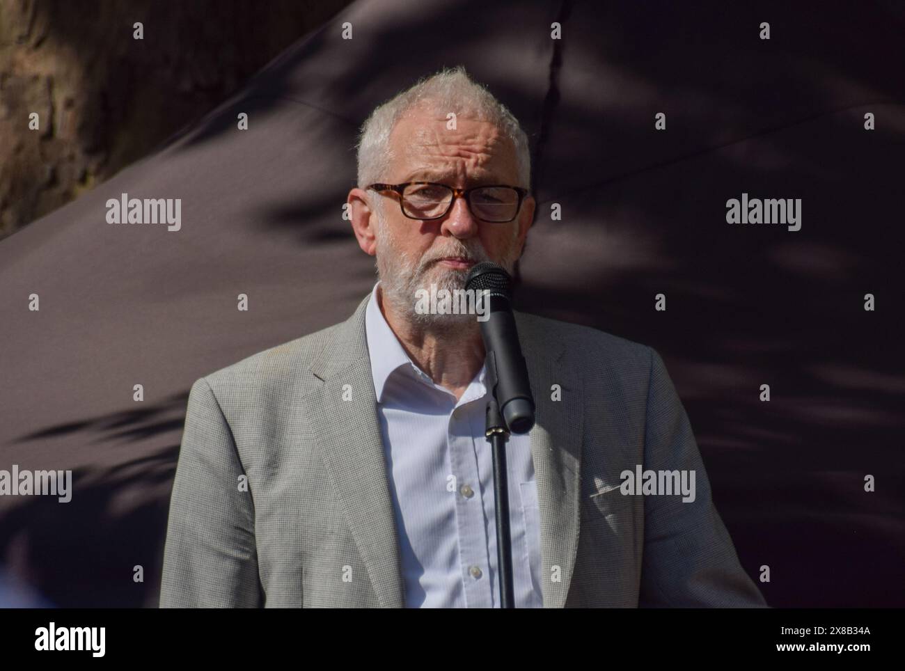 London, UK. 20th May 2024. Former Labour leader JEREMY CORBYN gives a speech outside the High Court ahead of Julian Assange's extradition decision. Credit: Vuk Valcic/Alamy Live News Stock Photo