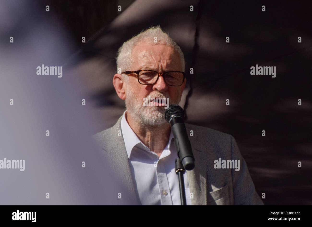 London, UK. 20th May 2024. Former Labour leader JEREMY CORBYN gives a speech outside the High Court ahead of Julian Assange's extradition decision. Credit: Vuk Valcic/Alamy Live News Stock Photo