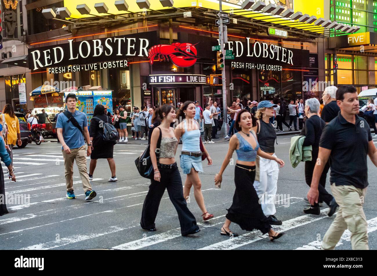 A Red Lobster restaurant in Times Square in New York is seen on Wednesday, May 22, 2024. The seafood chain has filed for bankruptcy protection and is closing dozens of restaurants. (© Richard B. Levine) Stock Photo