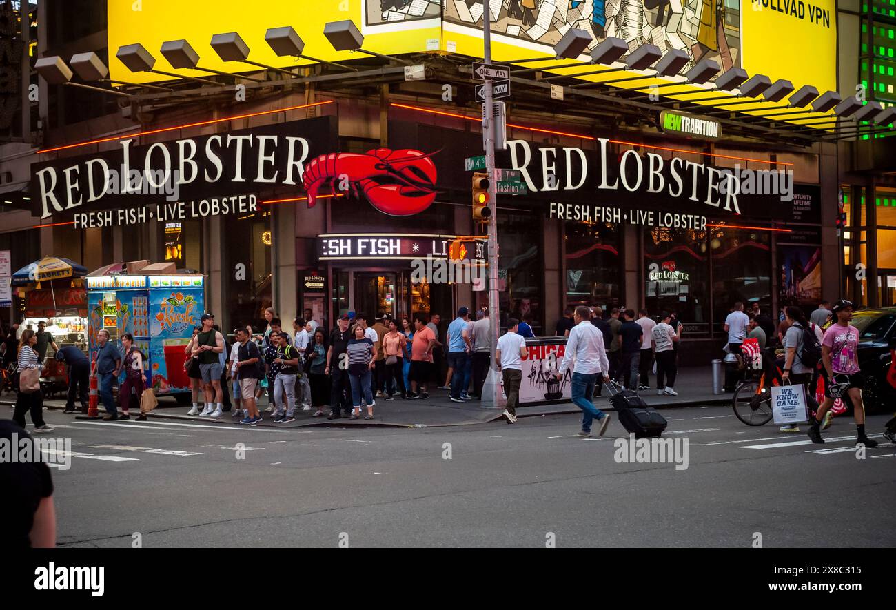 A Red Lobster restaurant in Times Square in New York is seen on Wednesday, May 22, 2024. The seafood chain has filed for bankruptcy protection and is closing dozens of restaurants. (© Richard B. Levine) Stock Photo
