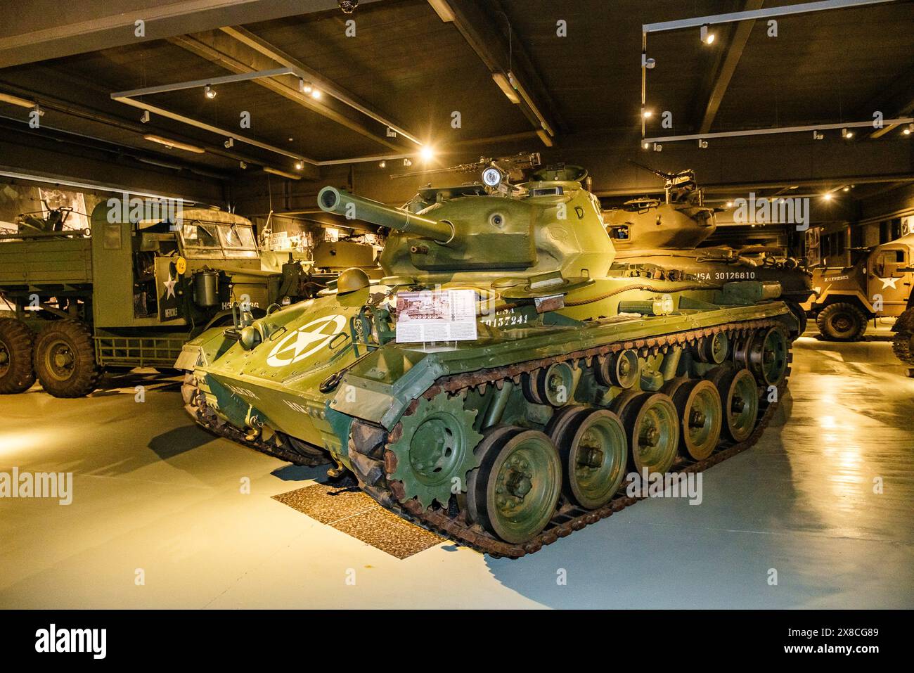 ©Arnaud BEINAT/Maxppp. 2024/05/19, Bastogne, Belgique. Musée des blindes Bastogne Barracks : char américain Sherman howitzer armé d’un canon de 105mm.  English : American tank Sherman Howitzer armed with a 105mm canon. Stock Photo