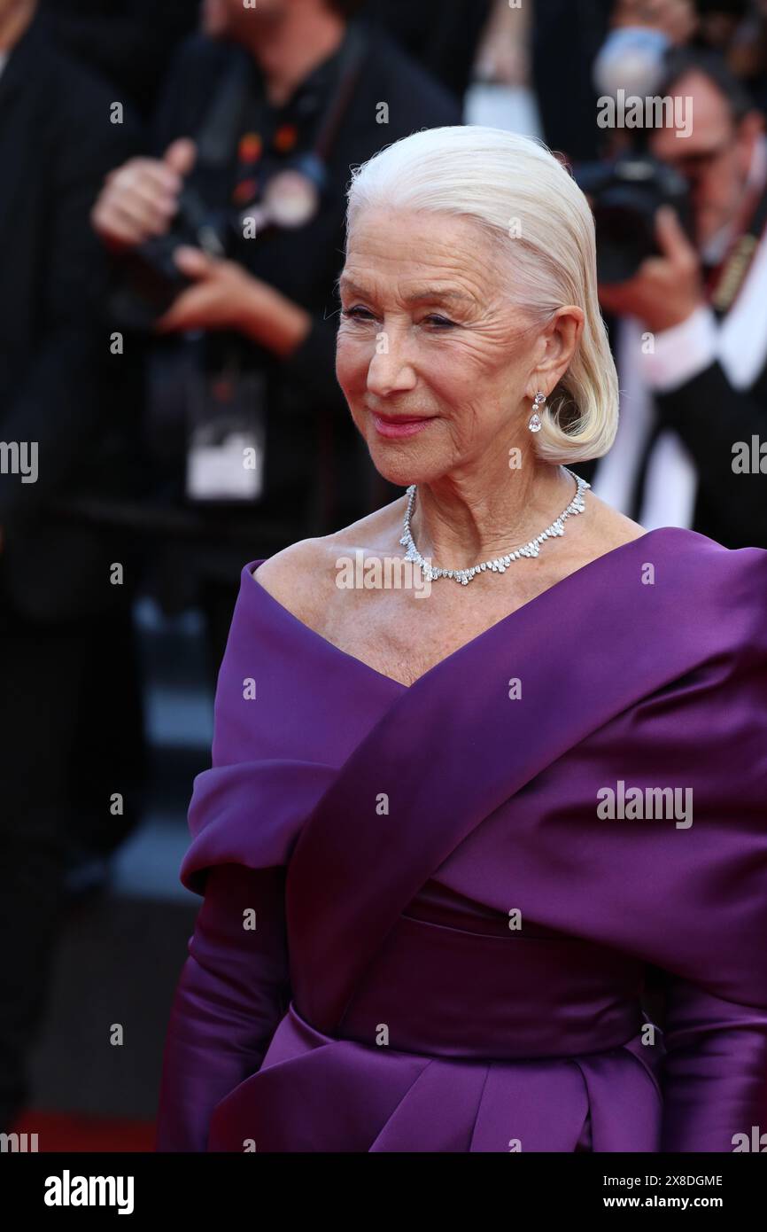 Patricia Noworol Art Bodega Magazine Winter ISSUE 2024-25 NYC/The Hampton  by artbodegamagazine - Issuu, image size:866x1390