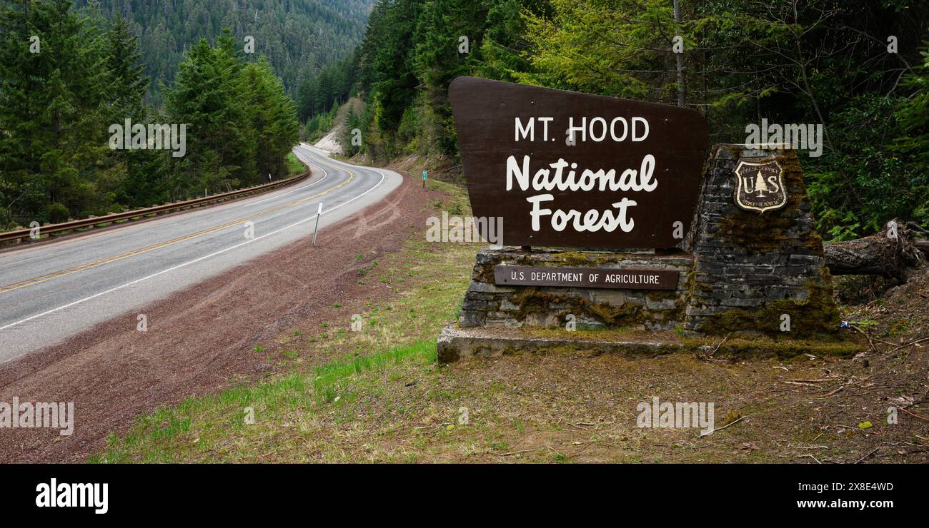 Parkdale, OR, USA - April 27, 2024; Wood and stone sign for Mt Hood National Forest next to Oregon highway 35 Stock Photo